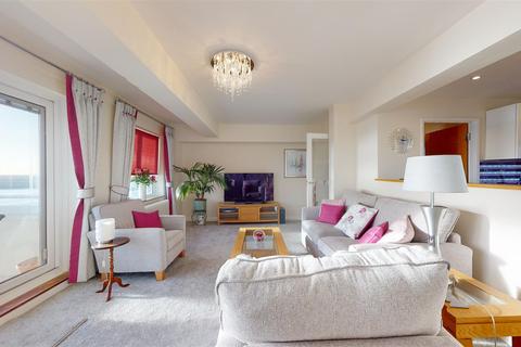 1 bedroom flat for sale - The Gateway, Dover