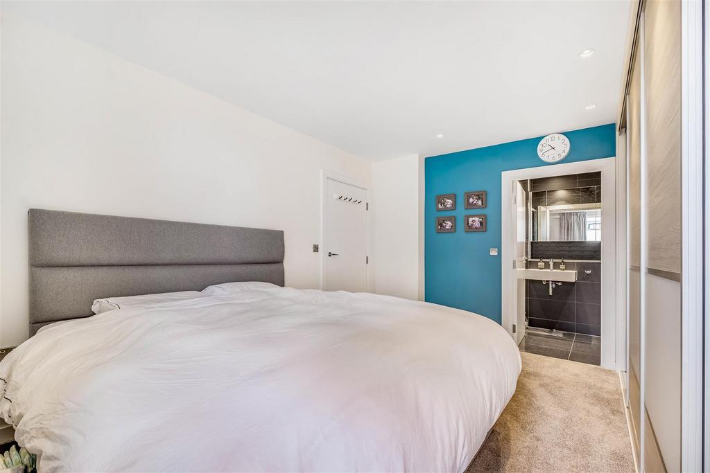 Aitons House, TW8 - FOR SALE