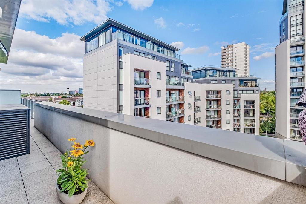 Aitons House, TW8 - FOR SALE
