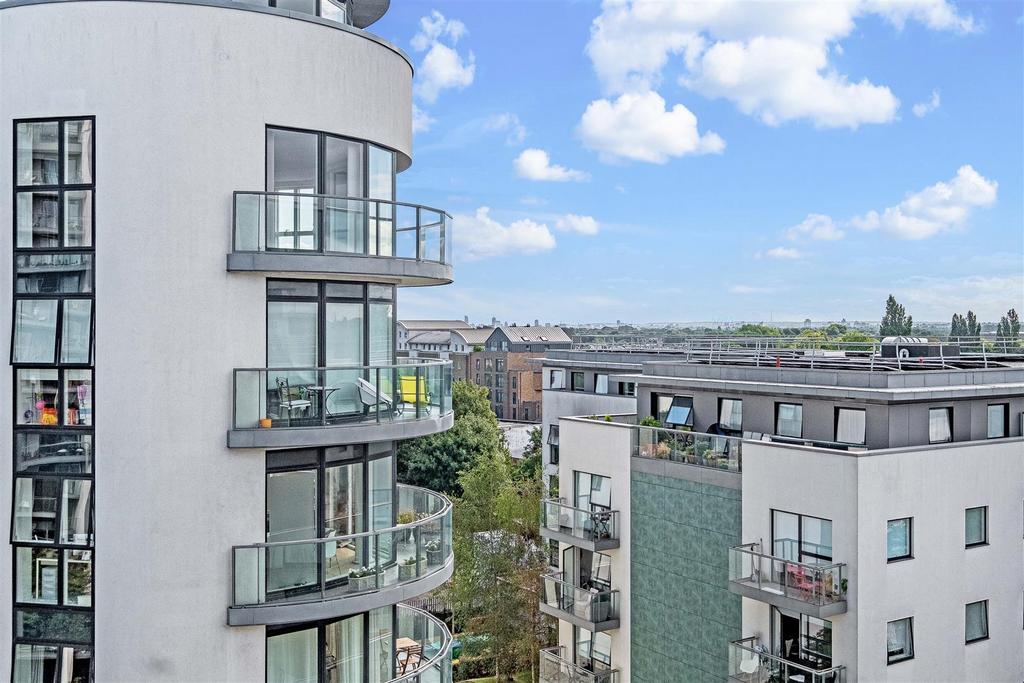 Aitons House, TW8 - FOR SALE