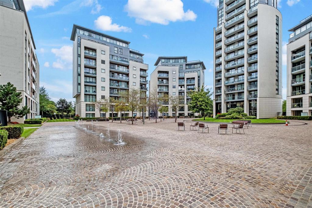 Aitons House, TW8 - FOR SALE