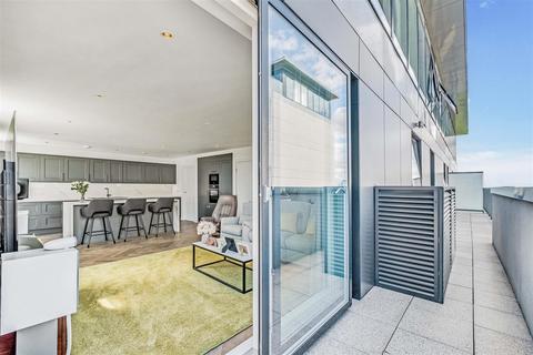 44, Aitons House Pump House Crescent, Brentford, TW8 0FW