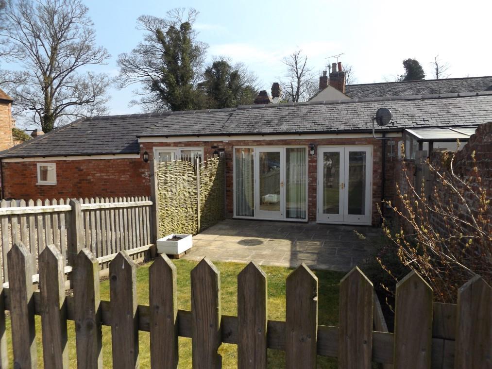London Road, Great Glen 1 bed barn conversion £725 pcm (£167 pw)