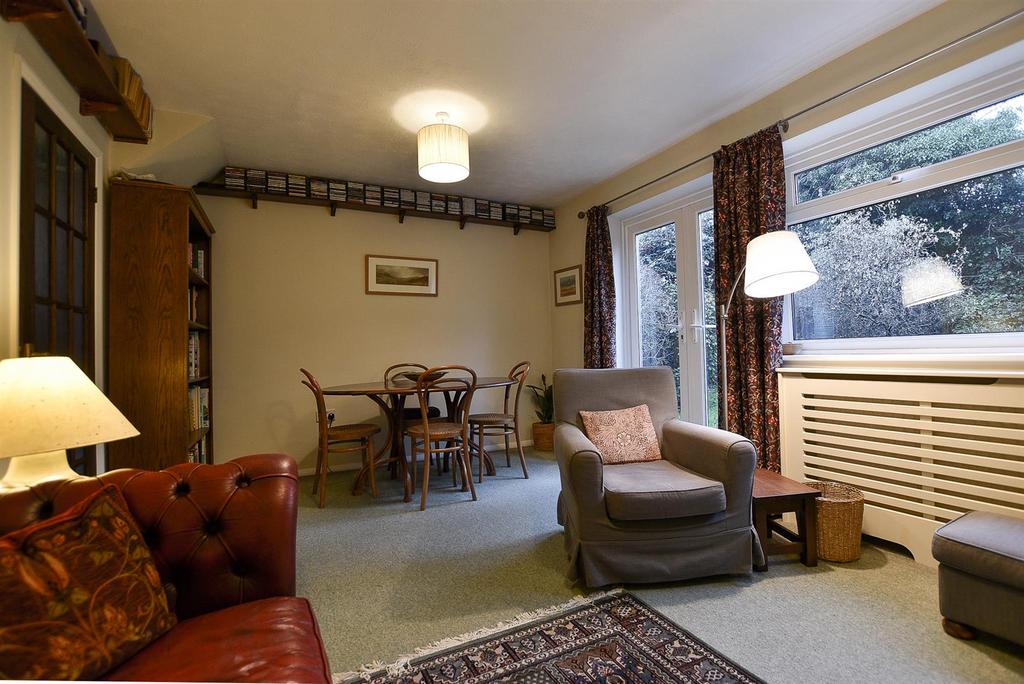 Mackenders Lane, Eccles 4 bed semidetached house £385,000