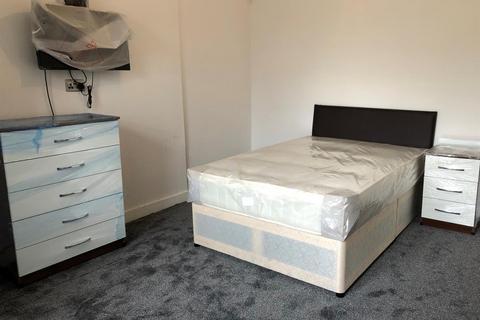 6 bedroom semi-detached house to rent, 641 Bristol Road, Selly Oak, Birmingham