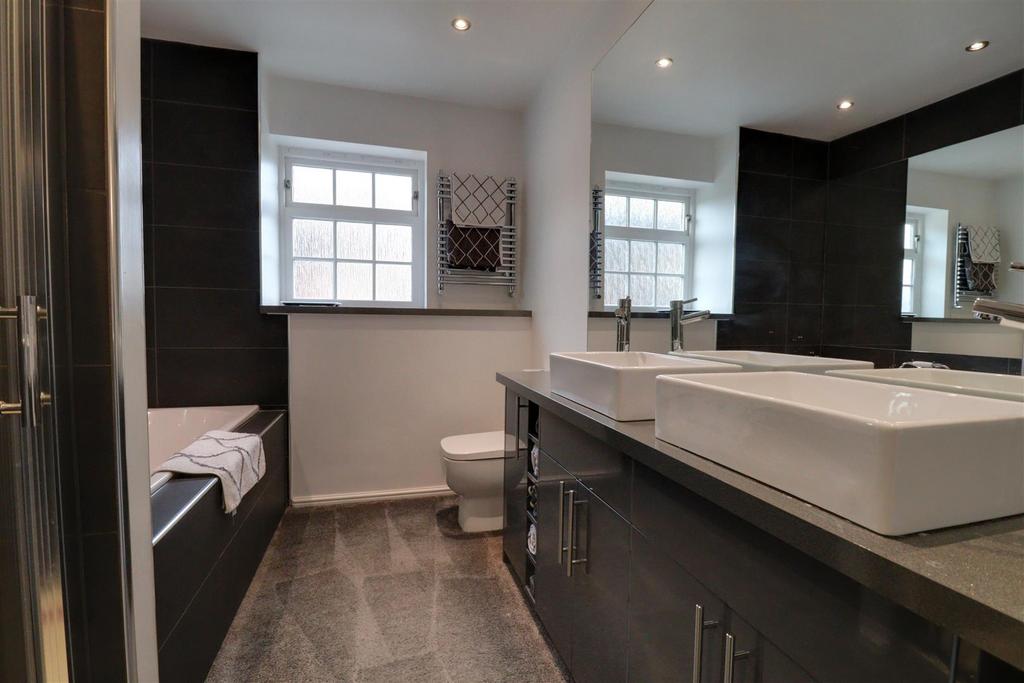 Master Bedroom Ensuite