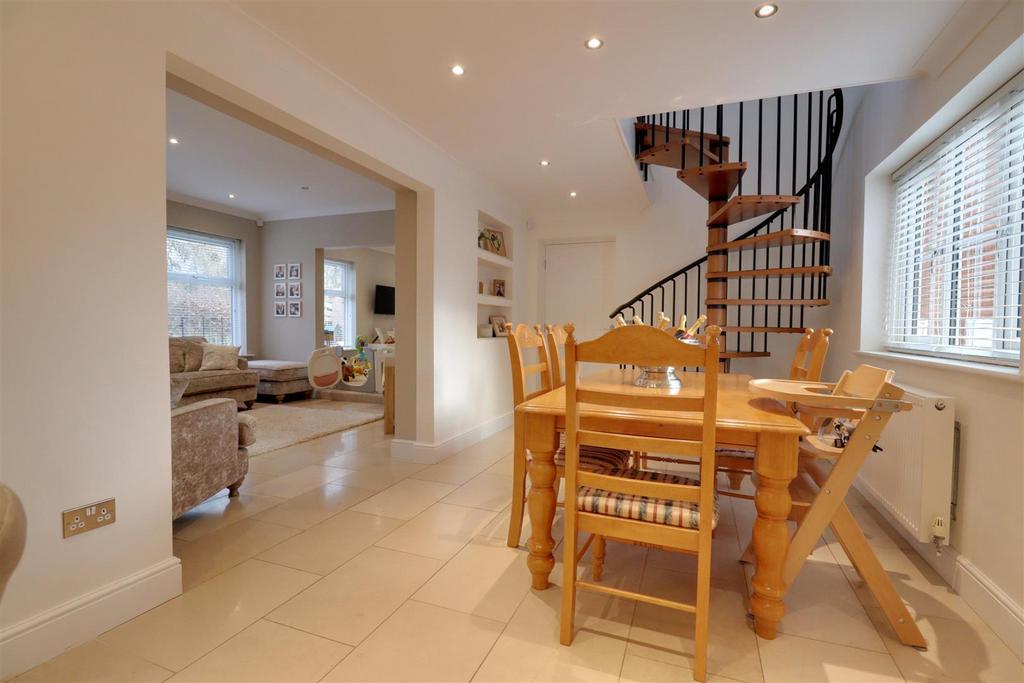 Breakfast Room