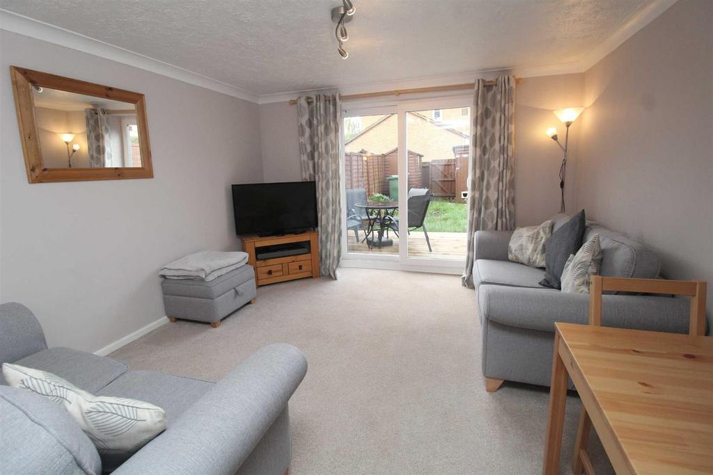 Ulverscroft, Monkston, Milton Keynes 2 bed terraced house £1,250 pcm