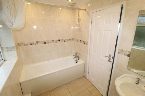 56 Bowland Road, Glossop, SK13 6PF
