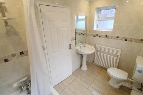 56 Bowland Road, Glossop, SK13 6PF
