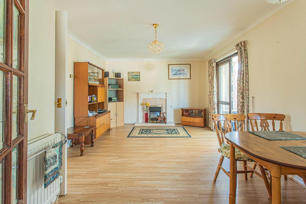 Arches Lane, Malmesbury 2 bed retirement property £280,000