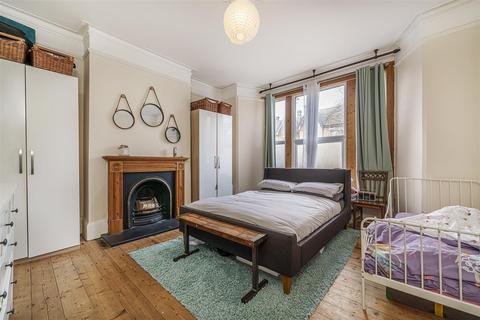 Flat 1, 18 Avington Grove, London, SE20 8RY