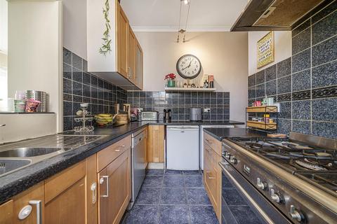 Flat 1, 18 Avington Grove, London, SE20 8RY
