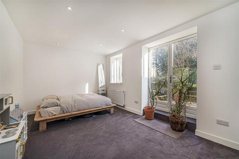 Flat 1, 18 Avington Grove, London, SE20 8RY