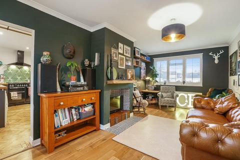 33 Lammas Green, London, SE26 6LT
