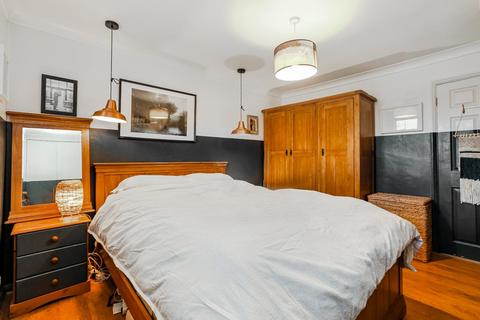 33 Lammas Green, London, SE26 6LT