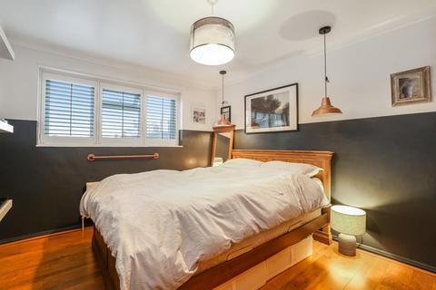 33 Lammas Green, London, SE26 6LT
