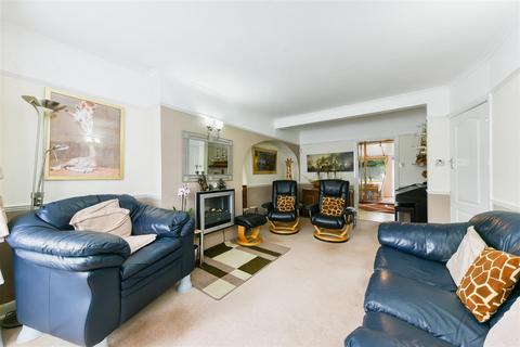 132 Beverley Way, London, SW20 0AQ