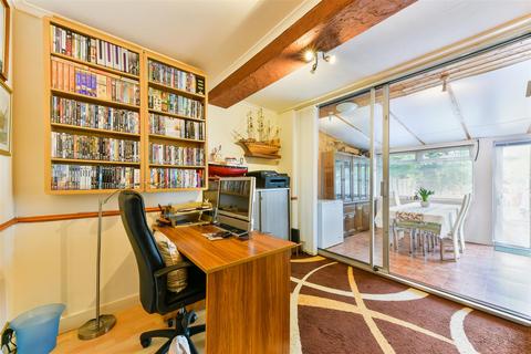 132 Beverley Way, London, SW20 0AQ