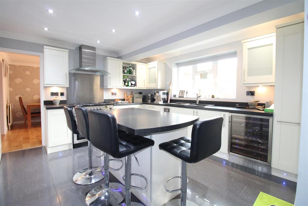 Sheraton Grange, Stourbridge 5 bed detached house £570,000