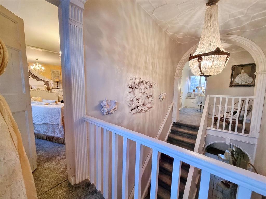 Galleried Landing Space