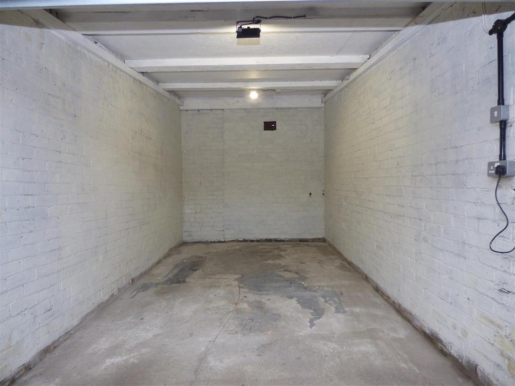 Rear of Spring Terrace, North Shields Garage £180 pcm (£42 pw)