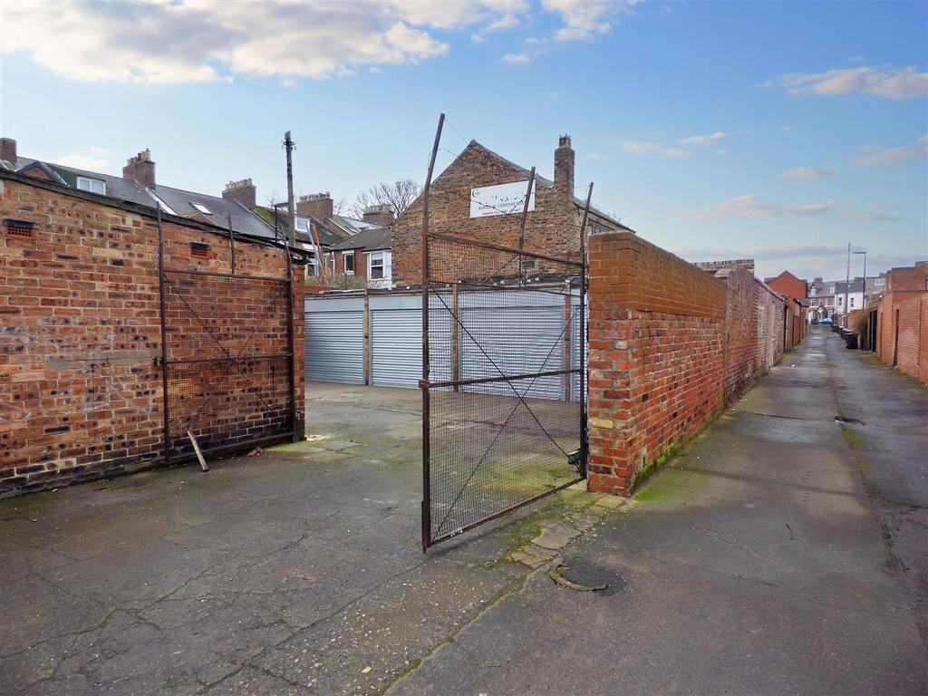 Rear of Spring Terrace, North Shields Garage £180 pcm (£42 pw)