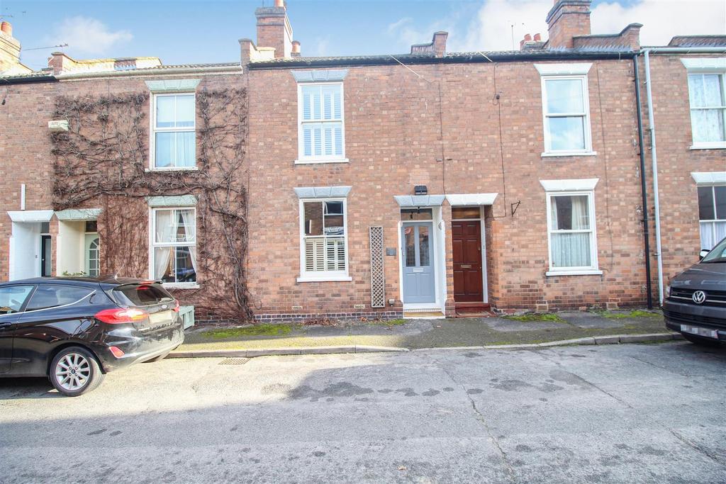 Clapham Street, Leamington Spa 2 bed terraced house £350,000