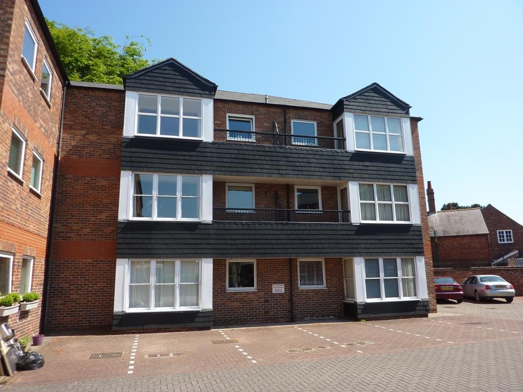 South Parade 2 bed flat £575 pcm (£133 pw)