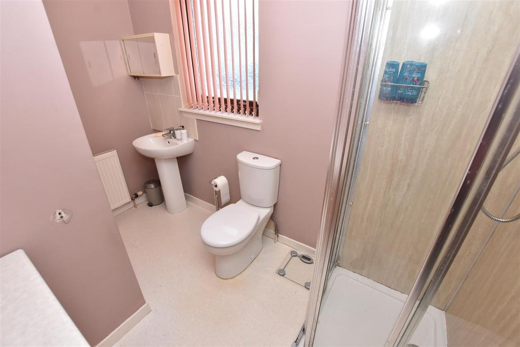 Ensuite shower room.jpg
