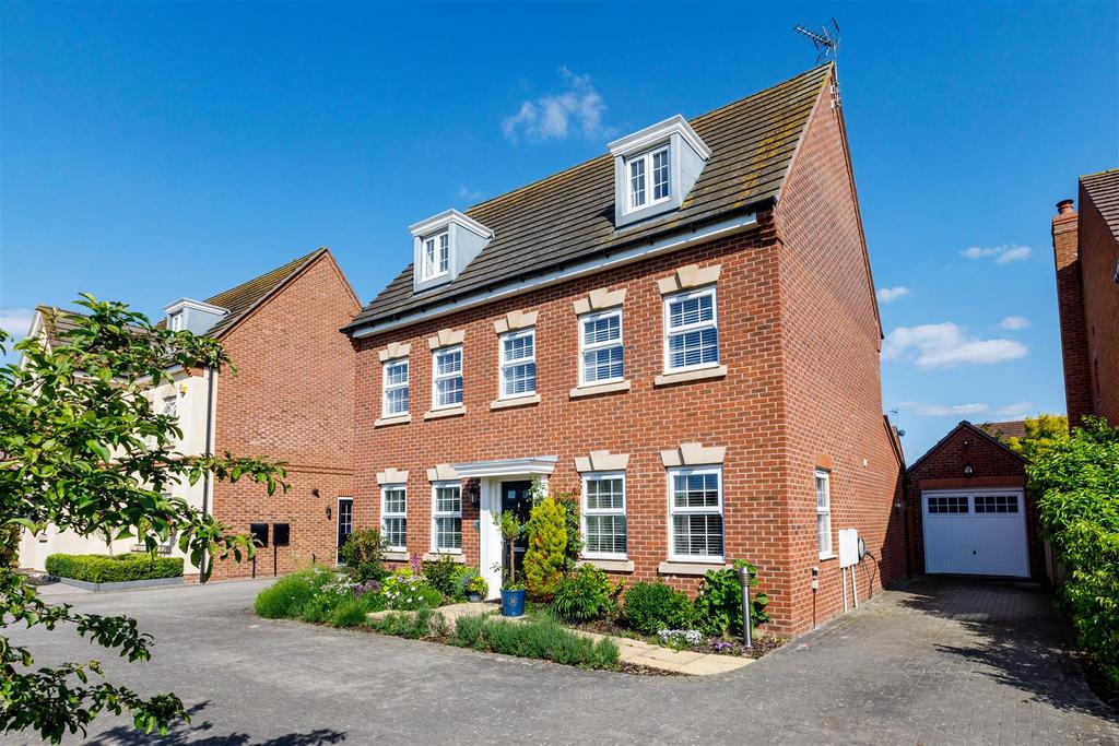 Twain Gardens, Warwick 5 bed detached house for sale £695,000