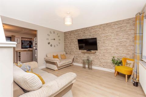98 Argyll Road, Kinross, KY13 8BL