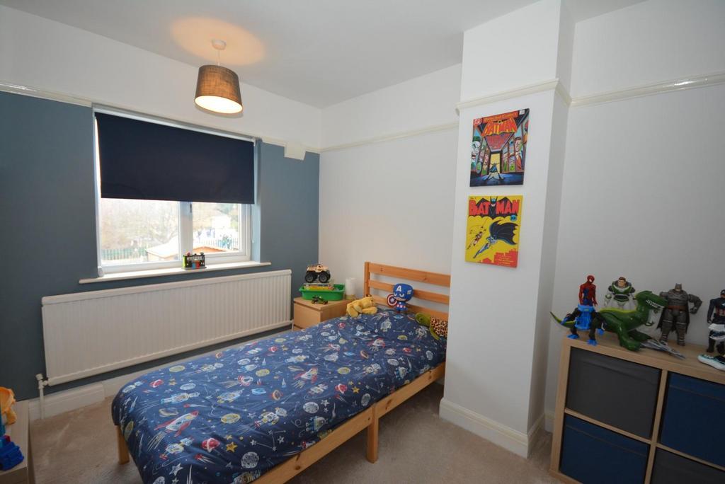 Bed 2.jpg