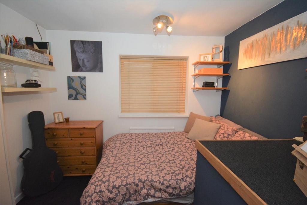 Bed 3.jpg