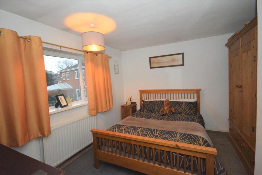 Bed 1.jpg
