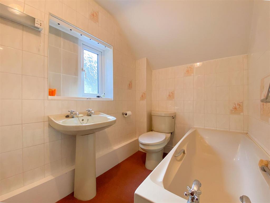 En-Suite Bathroom