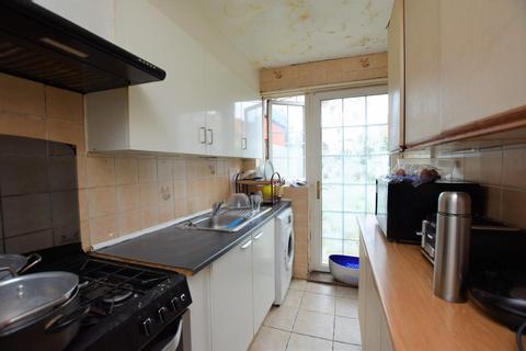41 Walnut Tree Road, Dagenham, RM8 3JB