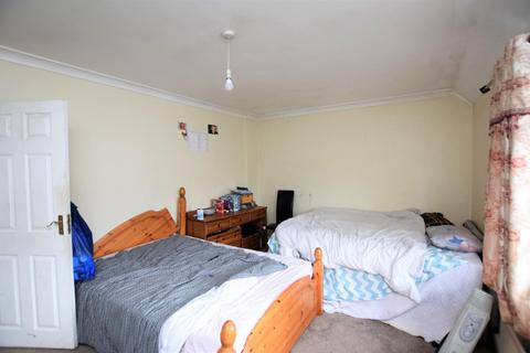 41 Walnut Tree Road, Dagenham, RM8 3JB