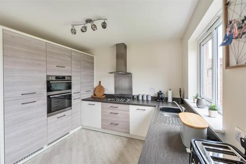 48 Barnet Chase, Sherburn In Elmet, Leeds, LS25 6QJ