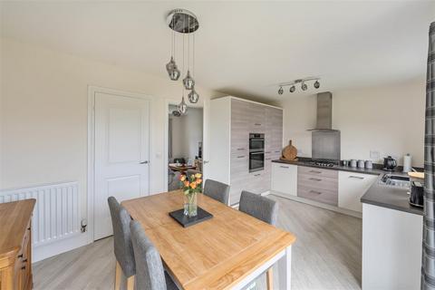 48 Barnet Chase, Sherburn In Elmet, Leeds, LS25 6QJ