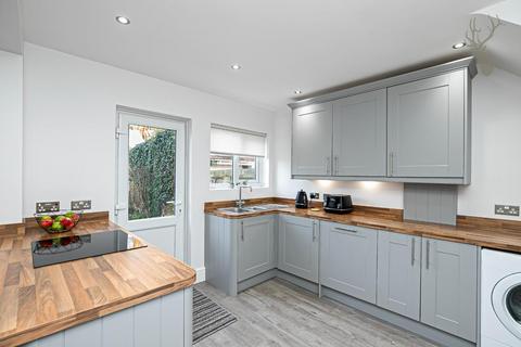 14 Baldocks Road, Theydon Bois, Epping, CM16 7EB