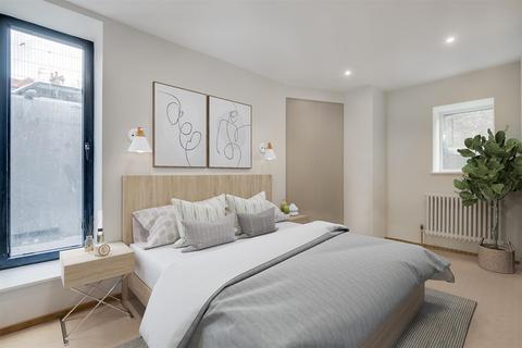 2 bedroom flat for sale, Melrose Road, London
