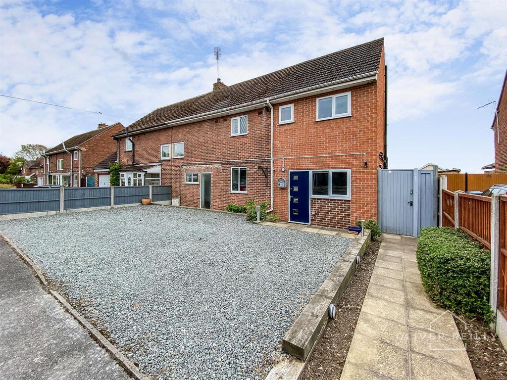 Coneygrey Spinney, Flintham, Newark 3 bed semidetached house £260,000
