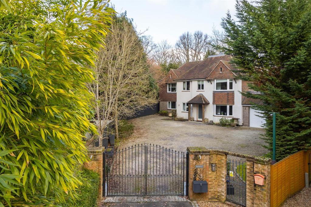 School Road, Windlesham 4 bed detached house £1,675,000