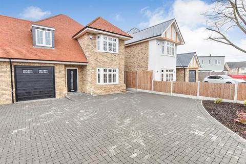 4 bedroom detached house for sale - Guernsey Gardens, Wickford