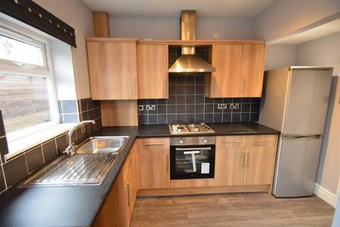 3 bedroom semi-detached house to rent - Macclesfield