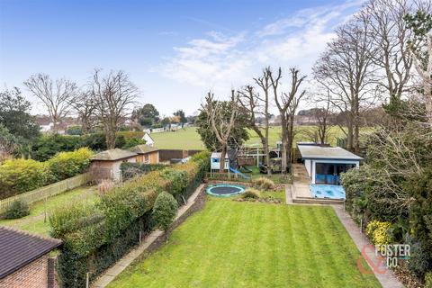 11 First Avenue, Worthing, BN14 9NH