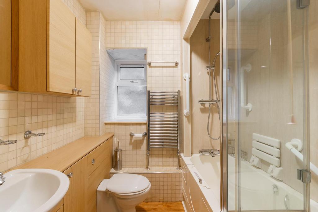 DAORDNALDER131 FG - Bathroom C.jpg