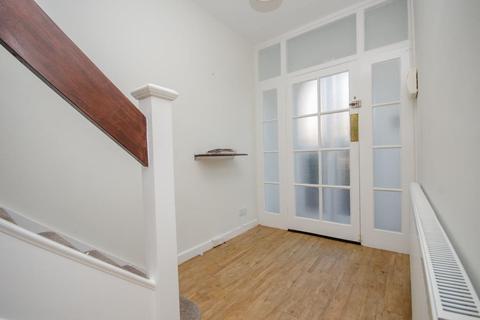 3 bedroom semi-detached house for sale - Oakdale Close, Downend, Bristol, BS16 6EE