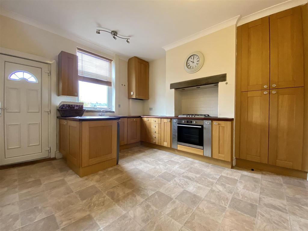Graham Road, Nether Green, Sheffield 3 bed terraced house £950 pcm (£